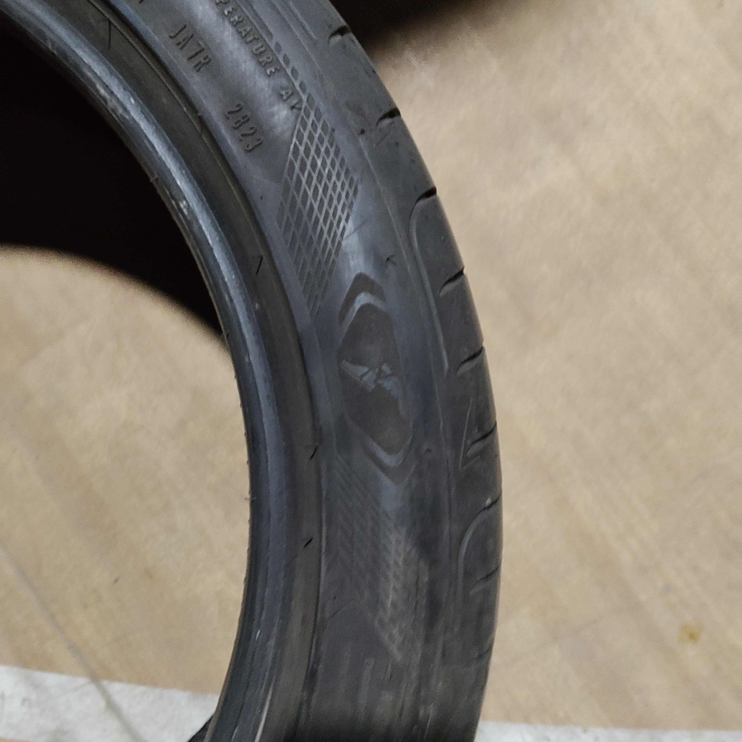 固特异轮胎255/40/18