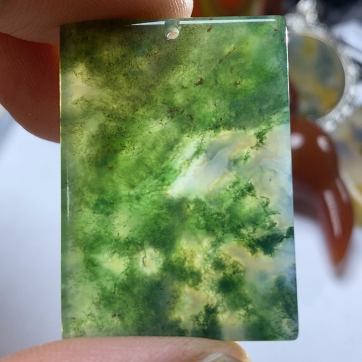 玛瑙/玉髓未镶嵌颈饰玉*