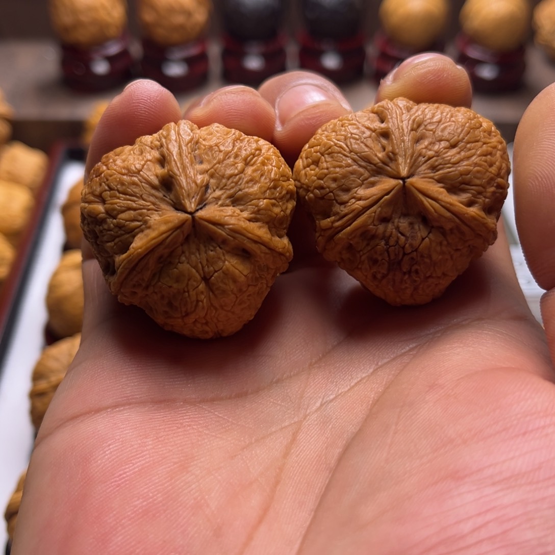 文玩核桃吊坠七星三棱5¥