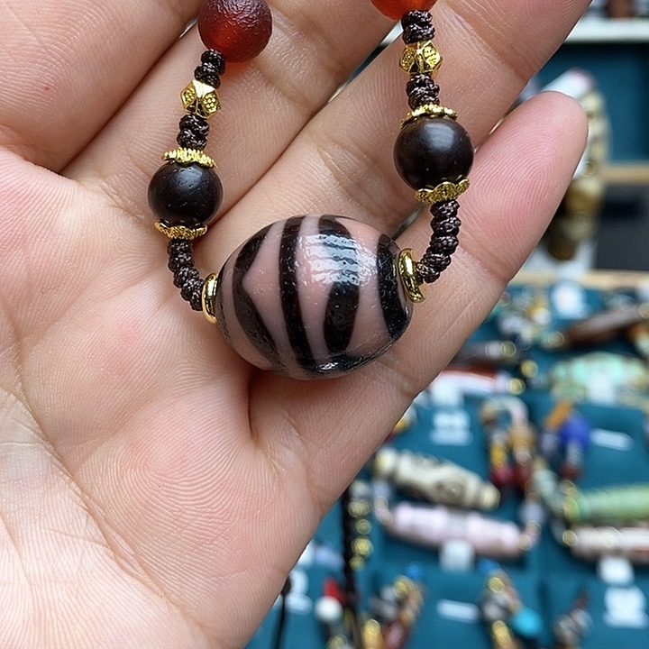 玛瑙/玉髓颈饰合金m****o