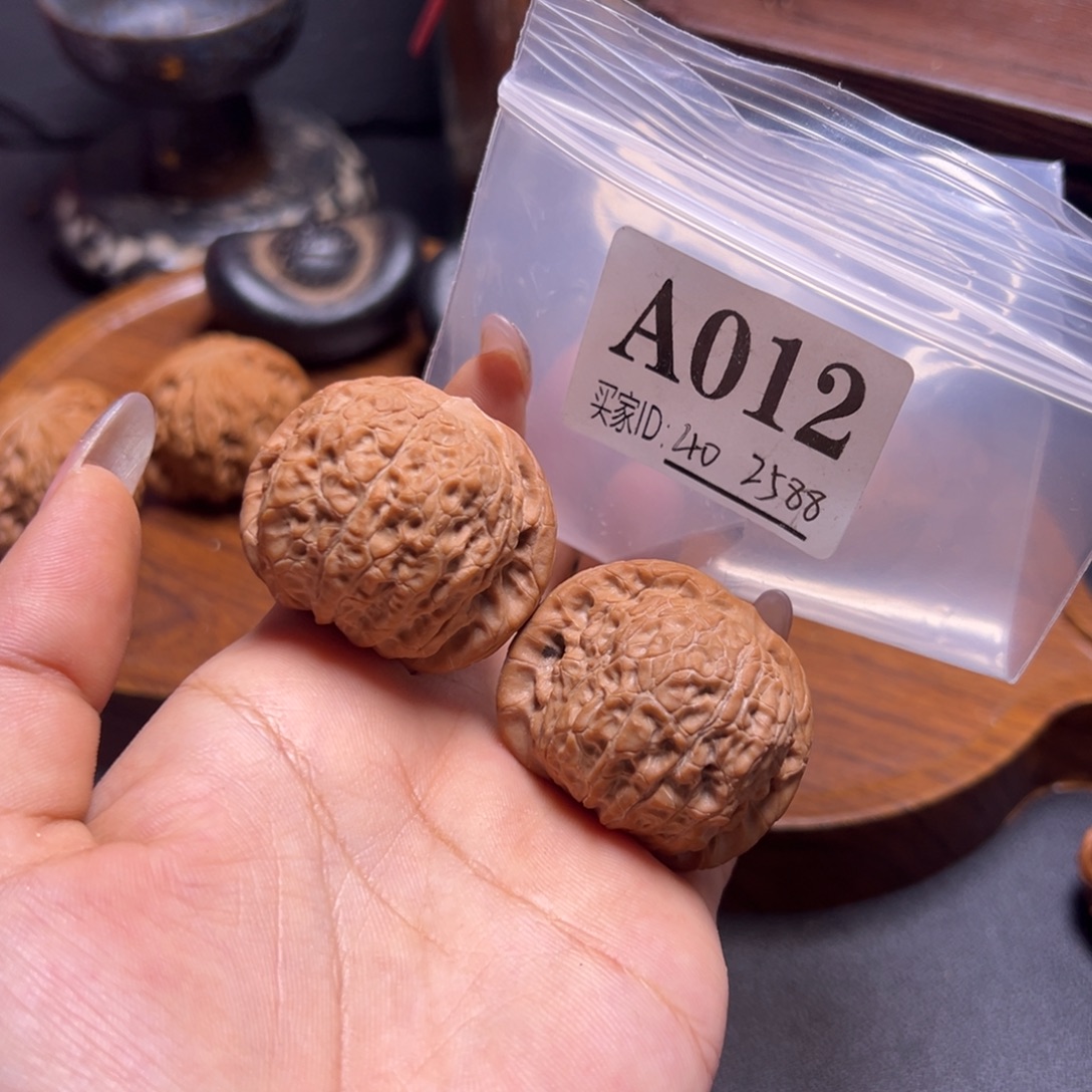 文玩核桃把件血麒麟40全品