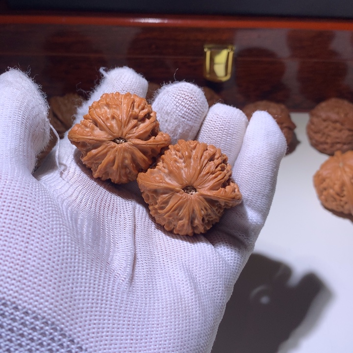 文玩核桃把件姜*少磨盘