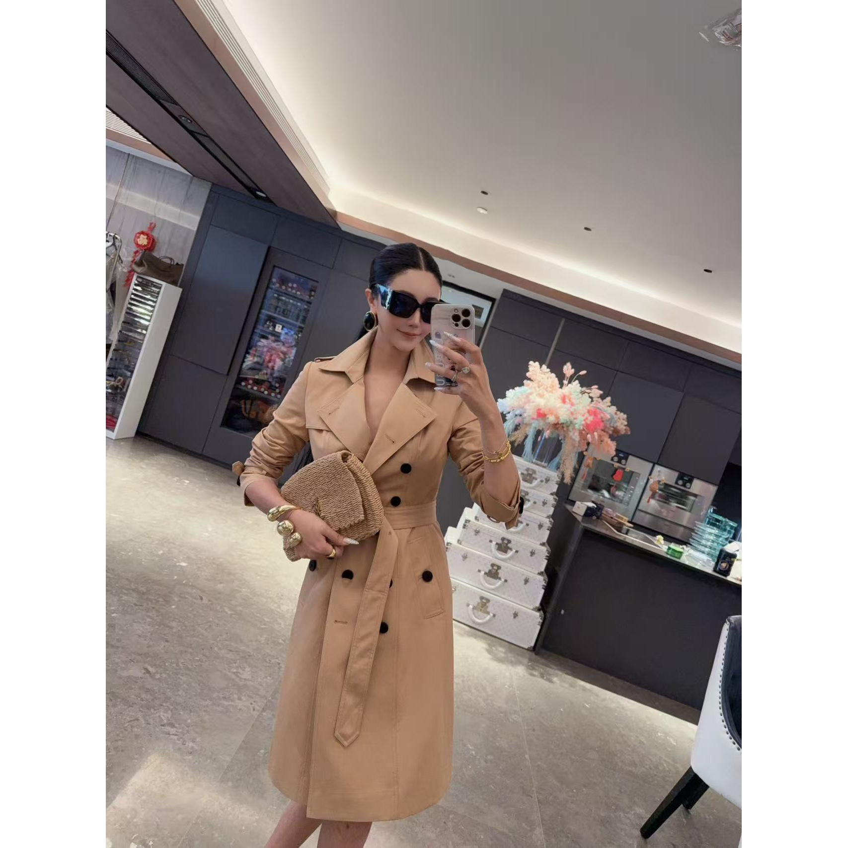 S300【特工女神】咖色净版翻领六黑扣腰带肩扣长袖风衣