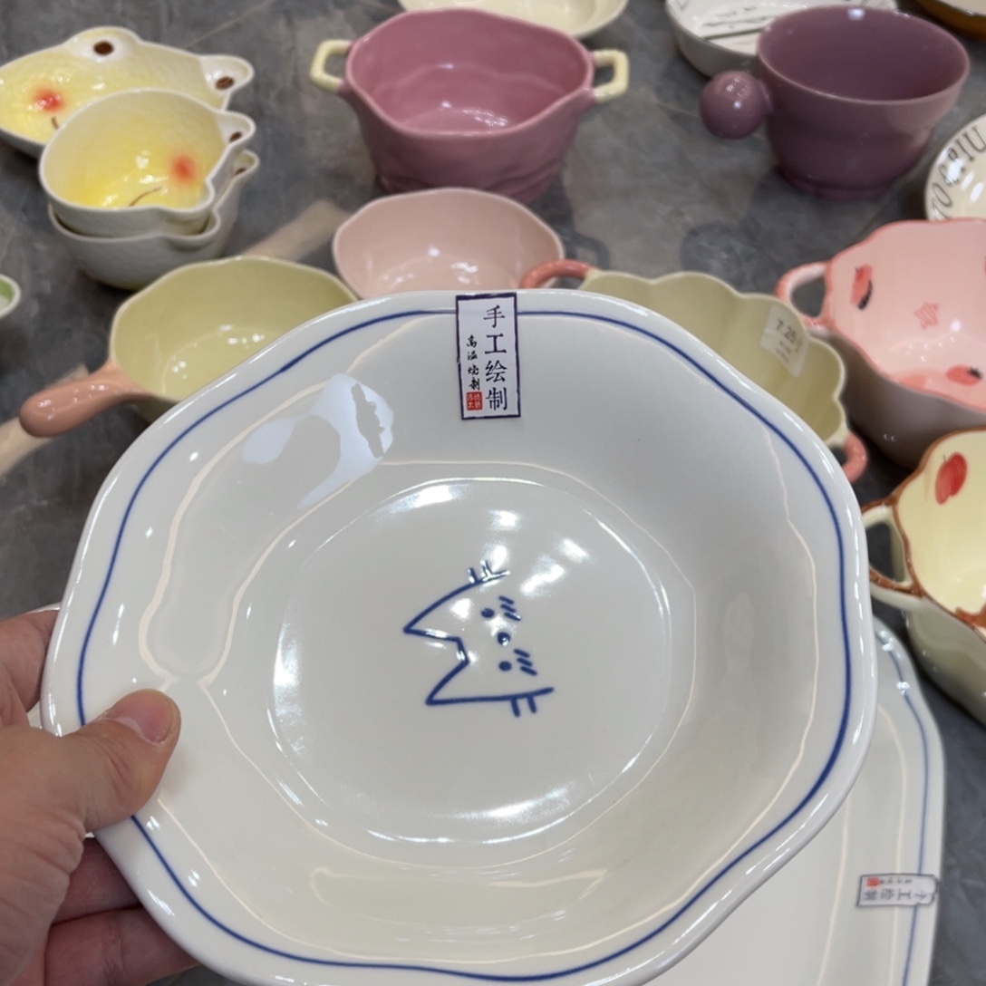 陶瓷微瑕餐具介意勿拍，满18飞！