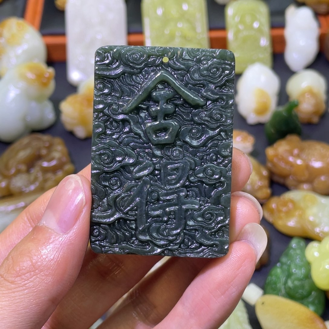 颈饰未镶嵌和田玉