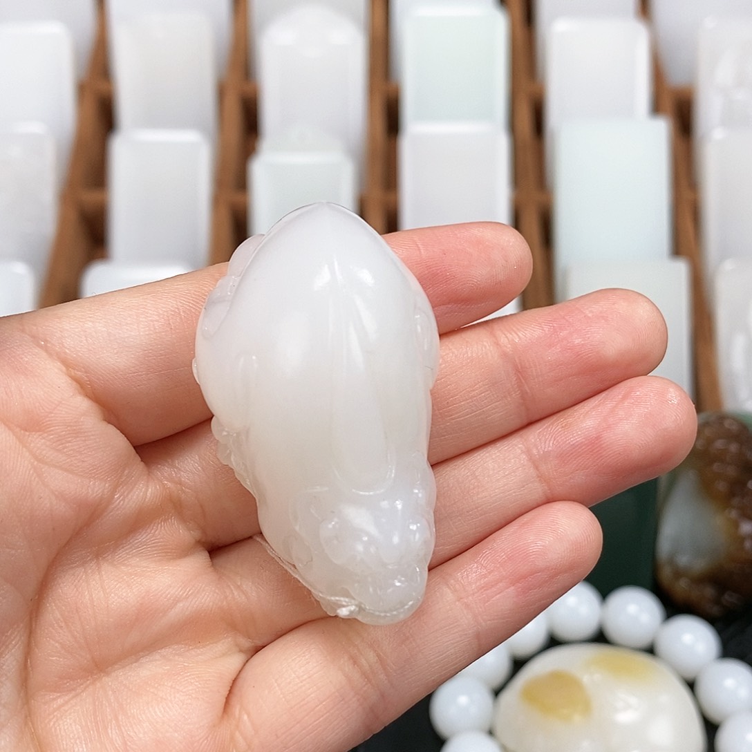 和田玉颈饰未镶嵌