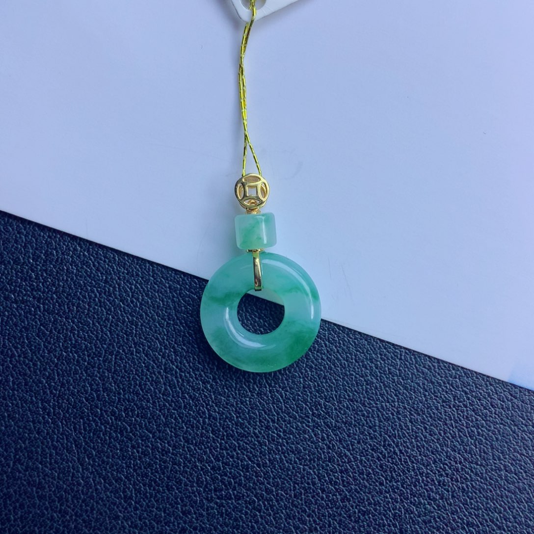 翡翠未镶嵌颈饰甜甜圈