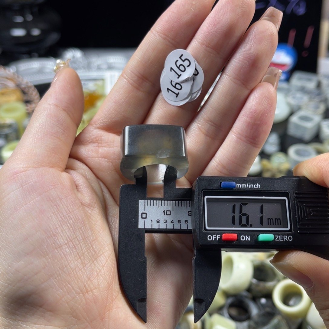 蛇纹石玉未镶嵌戒指