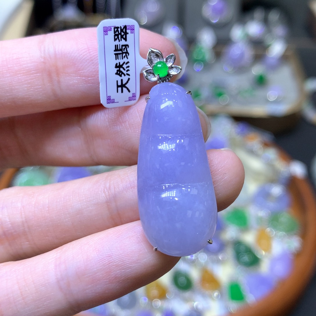 【闪购商品】翡翠颈饰18K金镶嵌翡翠吊坠项链