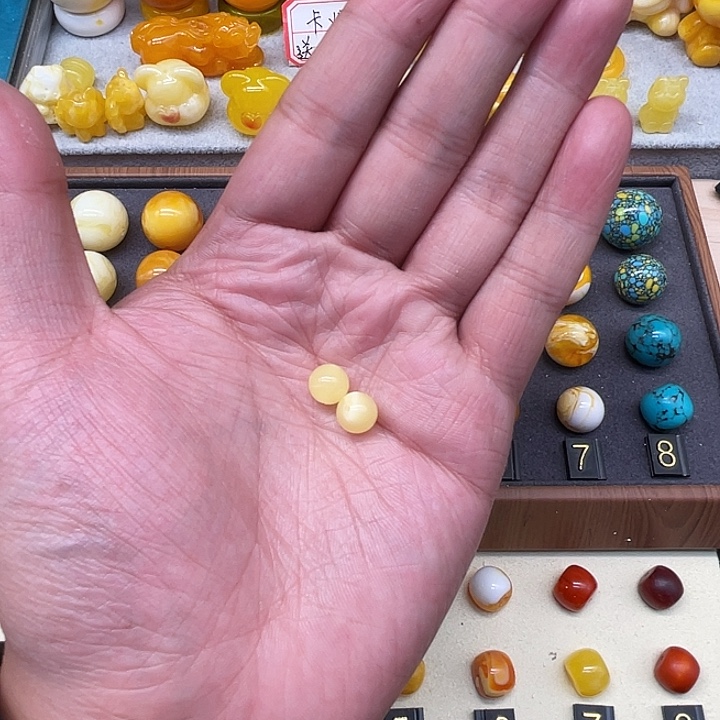 琥珀未镶嵌裸石白花蜜单珠