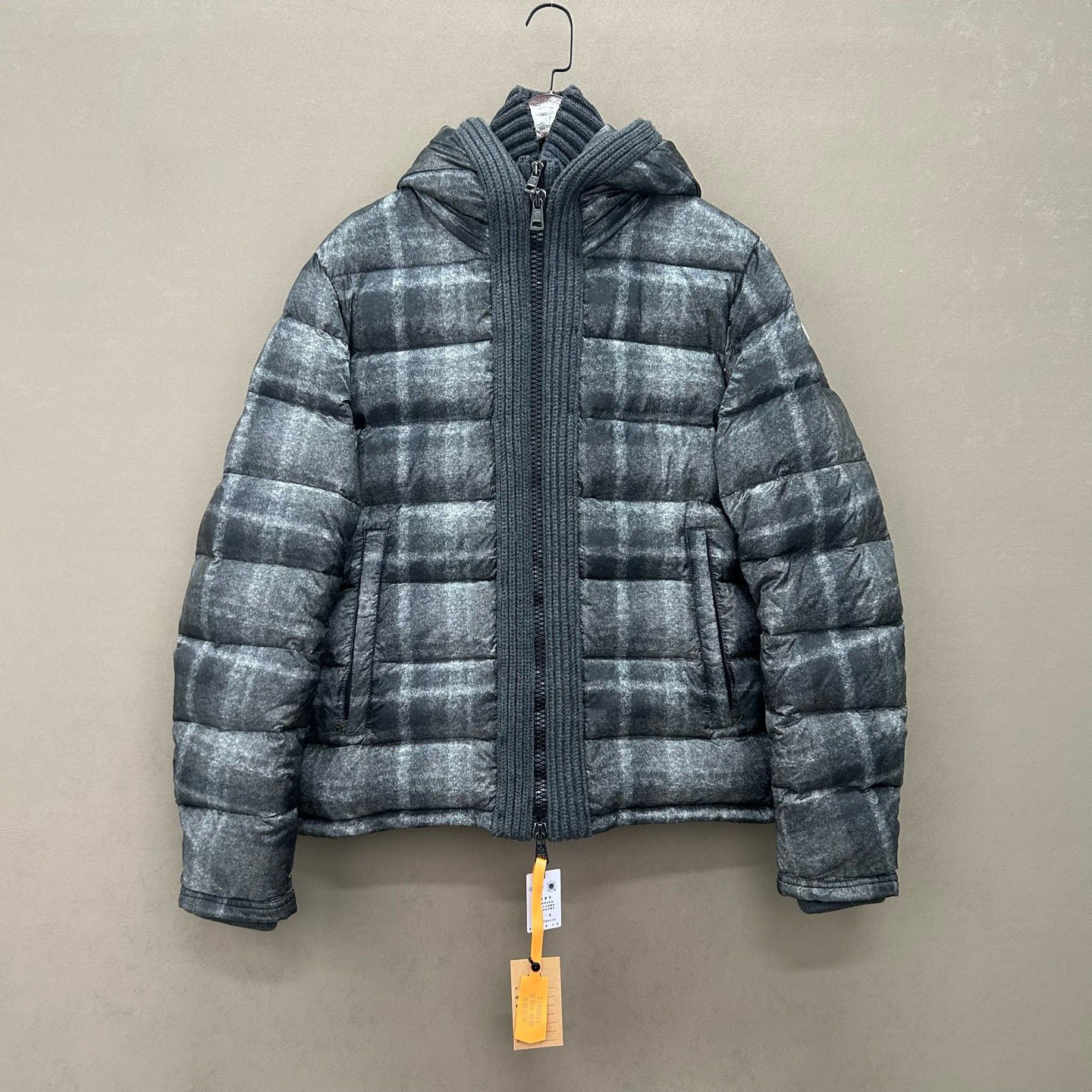 未使用 MONCLER 蒙口(pm) 灰色袖标Logo针织拼接双3码00973