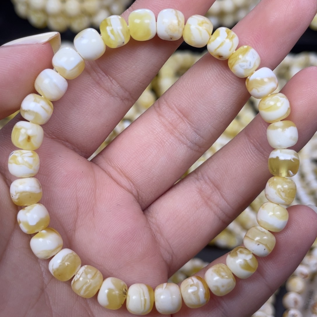 蜜蜡未镶嵌珠宝奇石7m