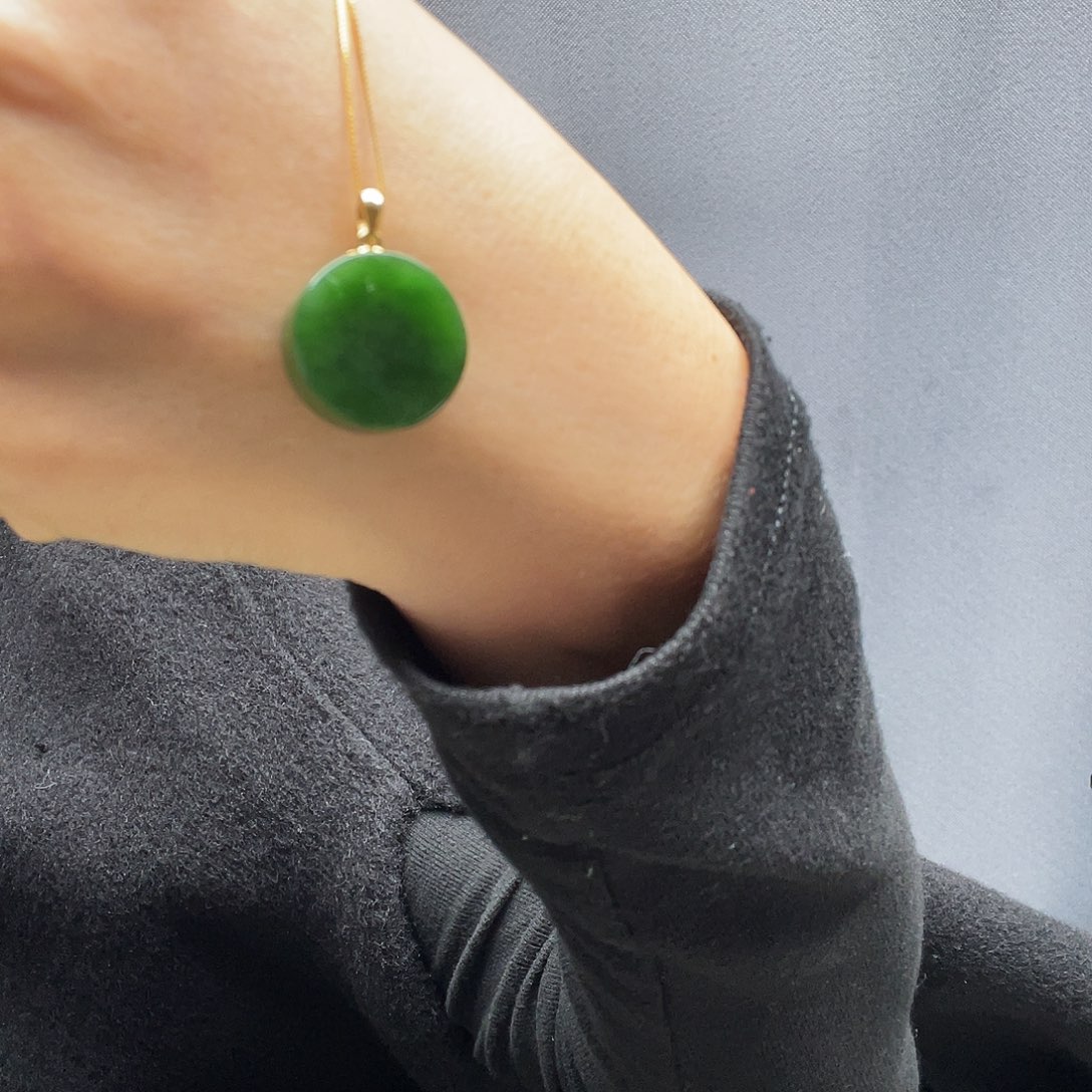 四****和田玉18K金镶嵌颈饰