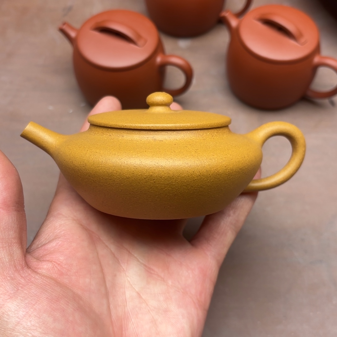 *****紫砂茶杯黄金段变辰容量约150毫升