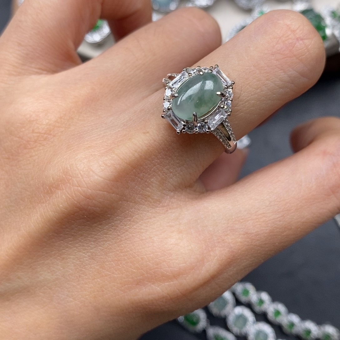 翡翠颈饰未镶嵌翡翠