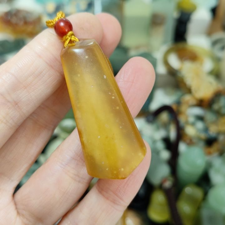 岫玉未镶嵌挂坠款式