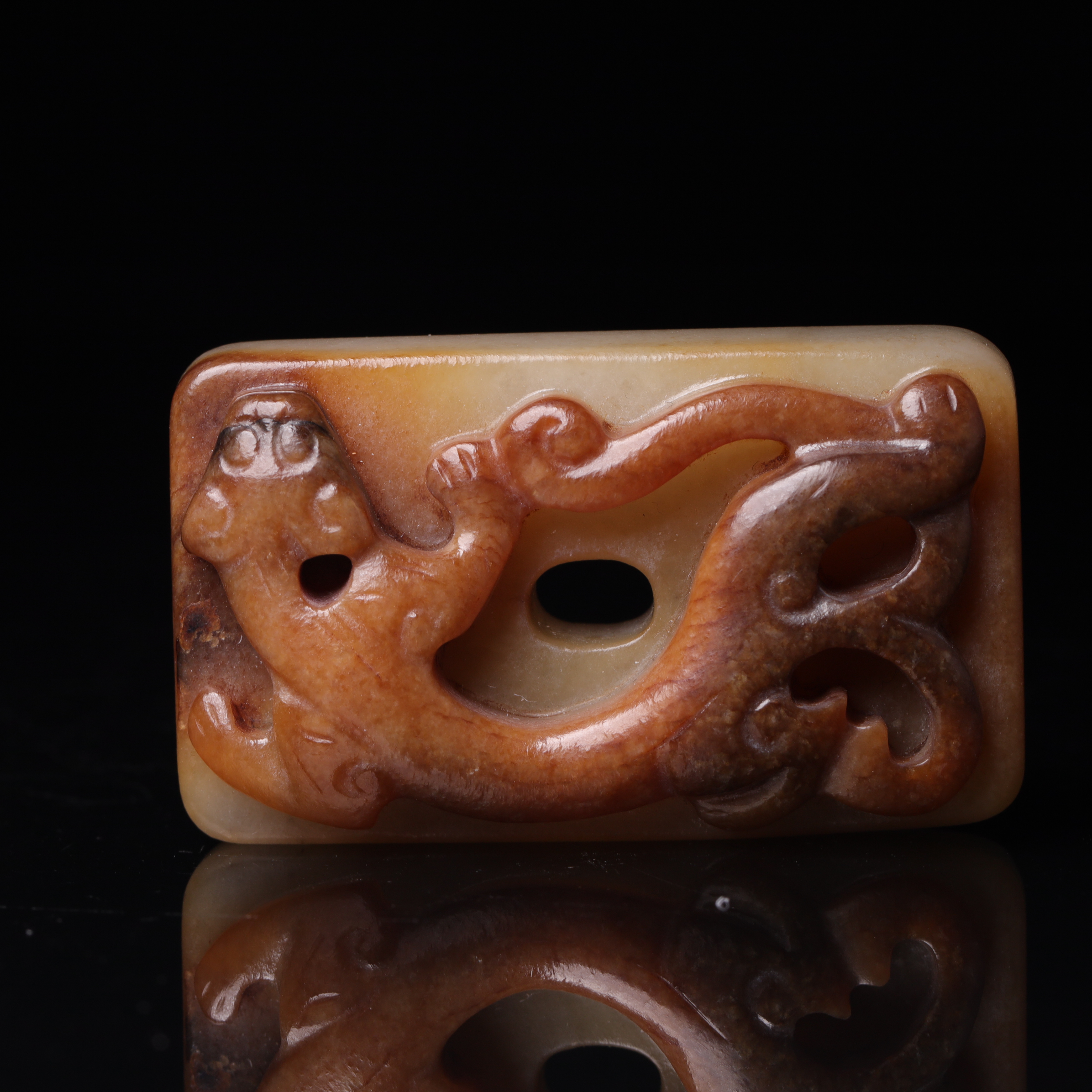 明代和田玉龙纹佩