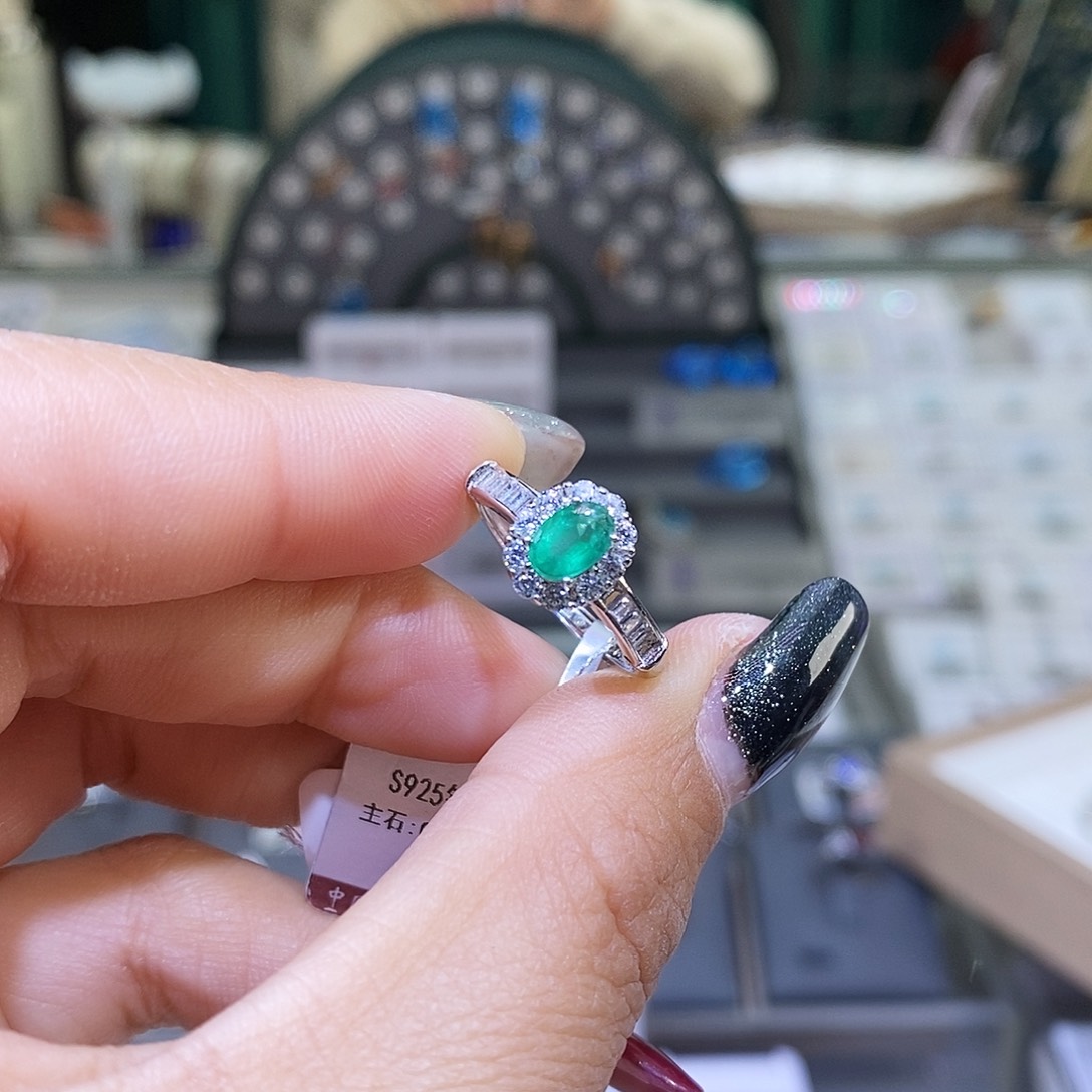 祖母绿戒指银S925镶嵌天然祖母绿0.49克拉