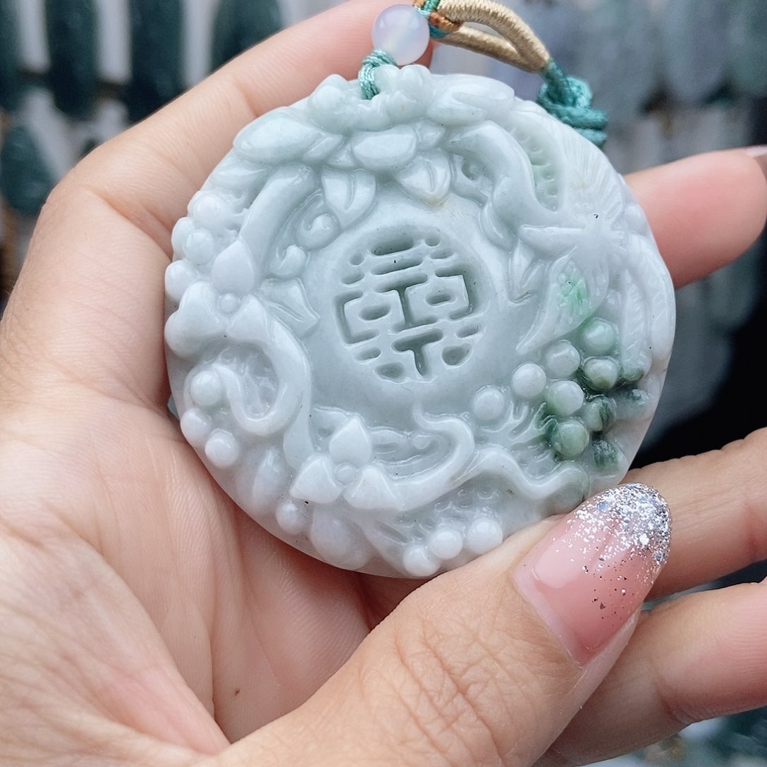 翡翠颈饰未镶嵌翡翠