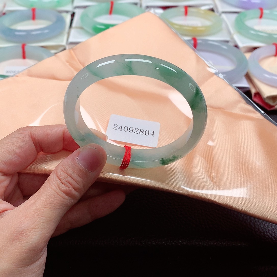 翡翠手镯（贵妃镯）未镶嵌天然A货翡翠手镯