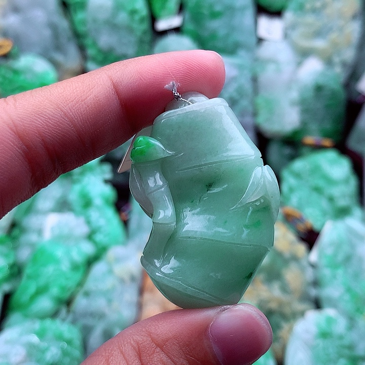 翡翠吊坠(不含链)未镶嵌