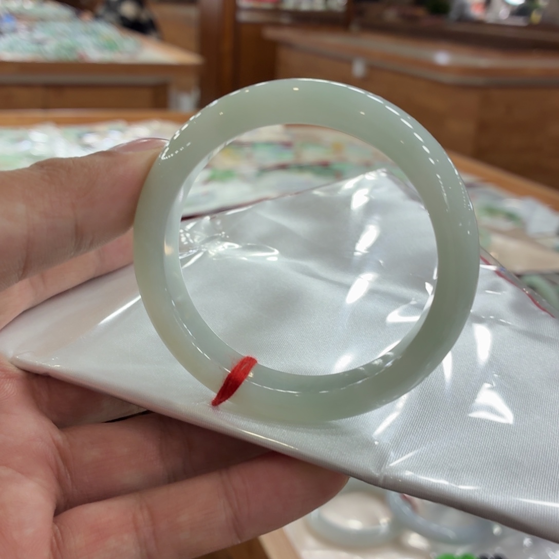 ****安翡翠未镶嵌手镯手镯