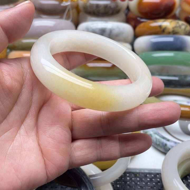 石英岩玉手镯未镶嵌M***h