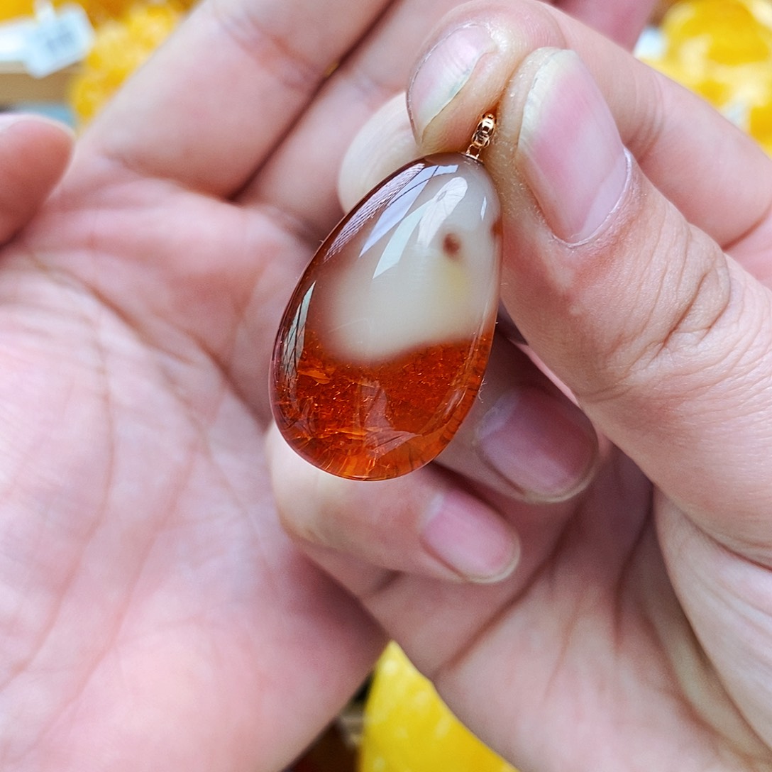 琥珀珠宝奇石未镶嵌