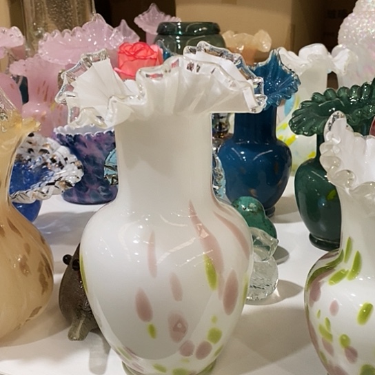 琉璃高度24厘米白色芬顿花瓶