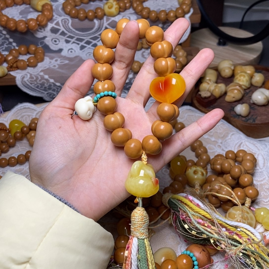 泡***啵吊坠猴头核桃高定屁桃卡16