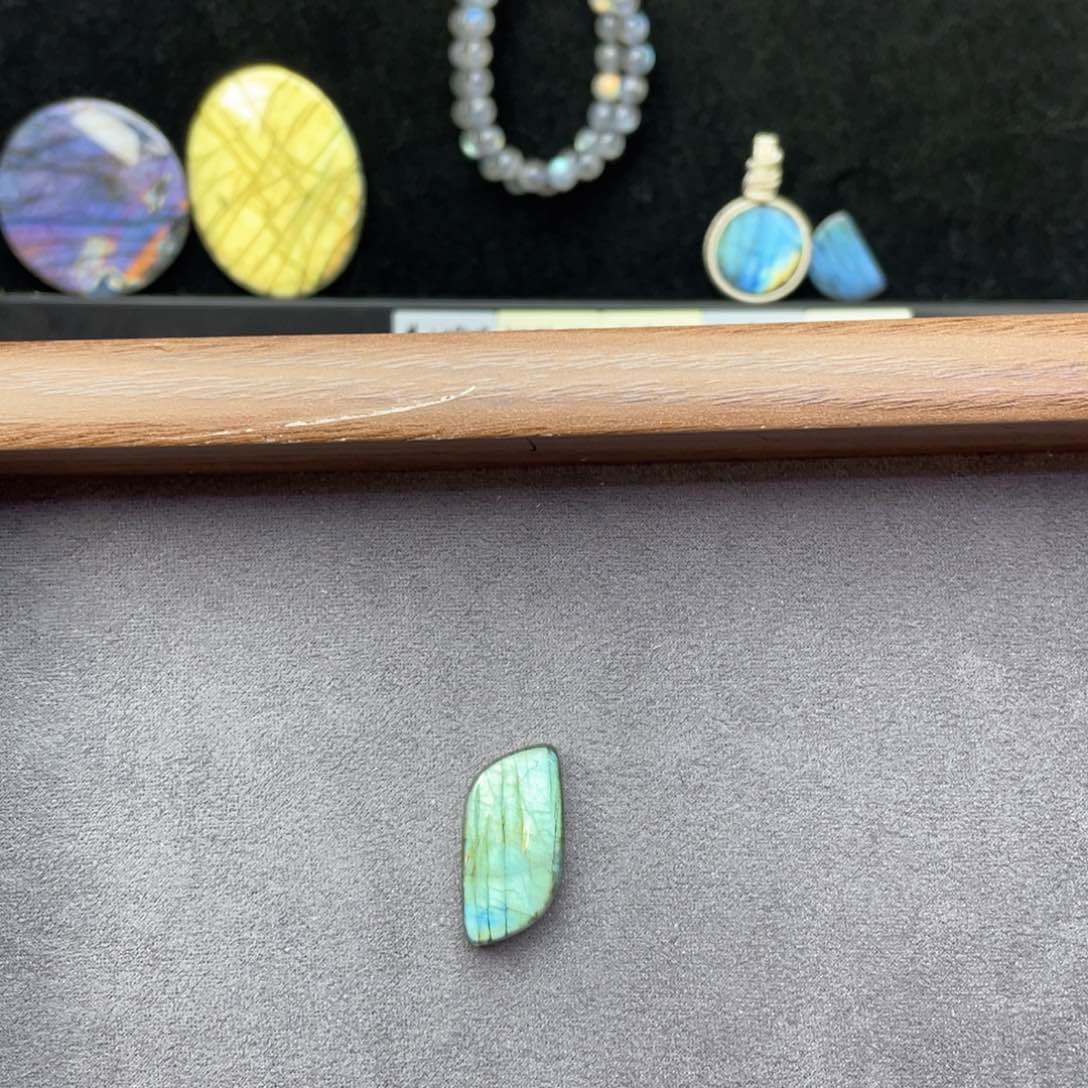 未镶嵌珠宝半成品水晶牙*咪