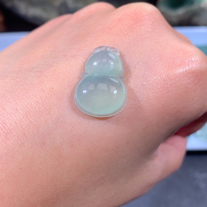 翡翠颈饰未镶嵌葫芦