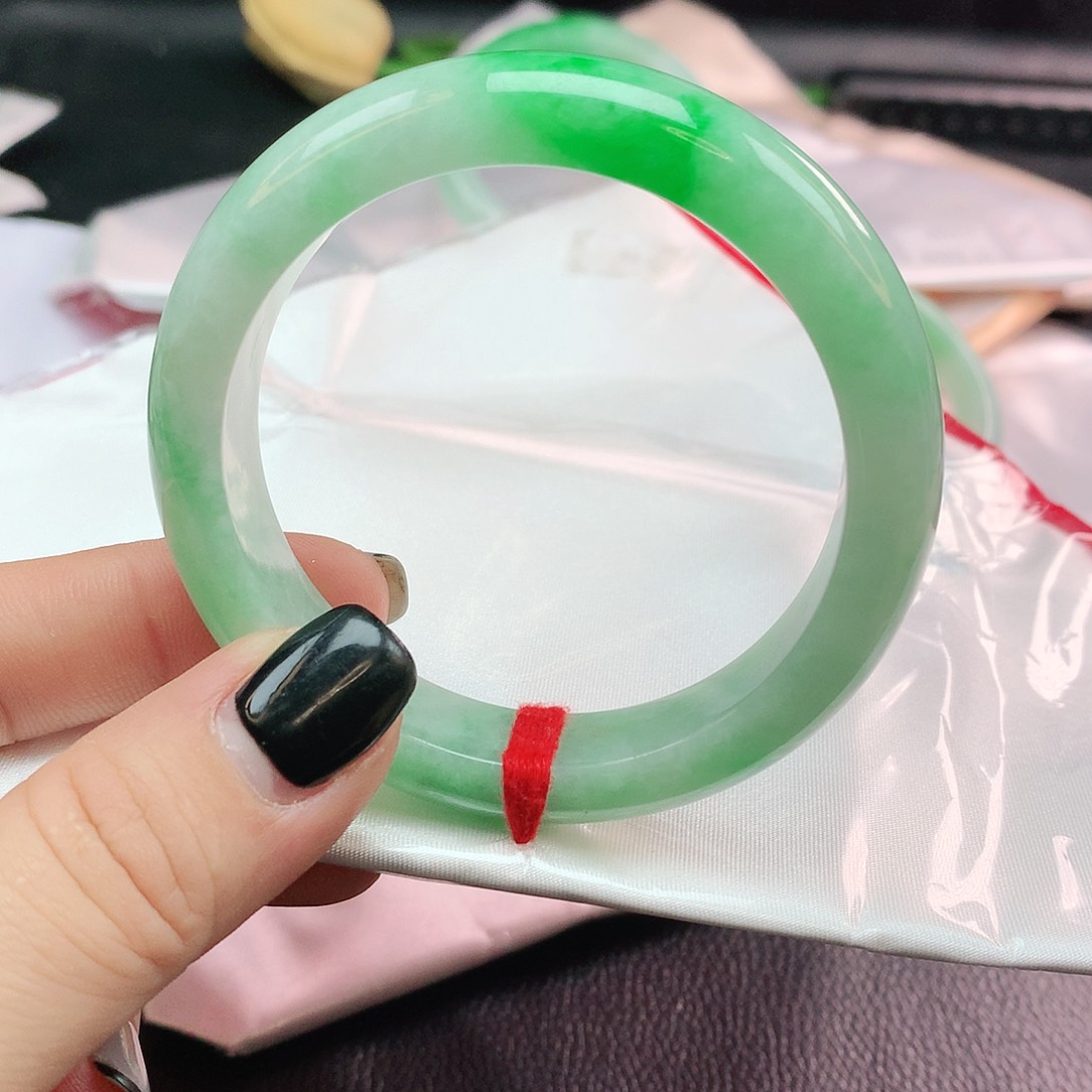 翡翠手镯未镶嵌正882349