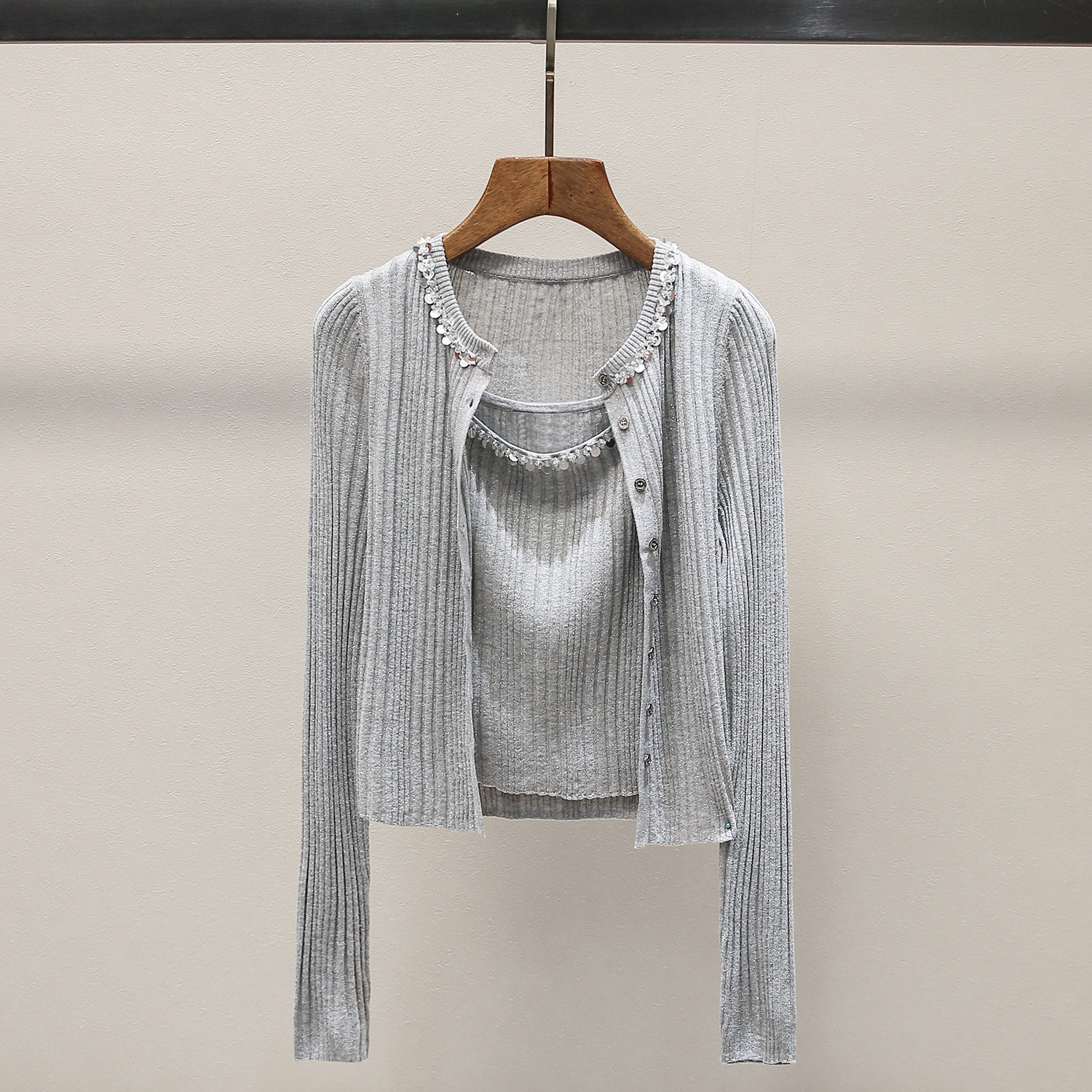 现货轻奢高端甜美针织秋季新款重工珠片领开衫上衣两件套LA11437