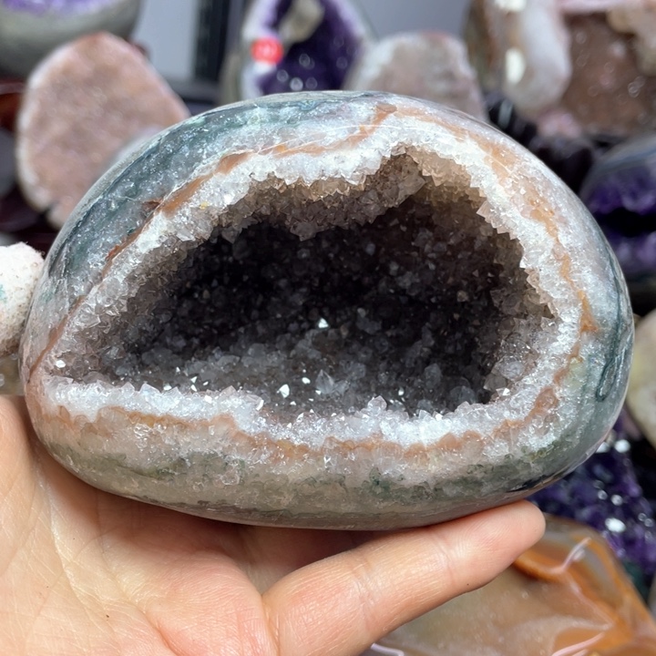 水晶摆件未镶嵌捡漏