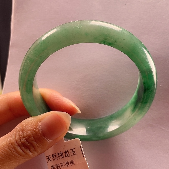 石英质玉手镯未镶嵌55