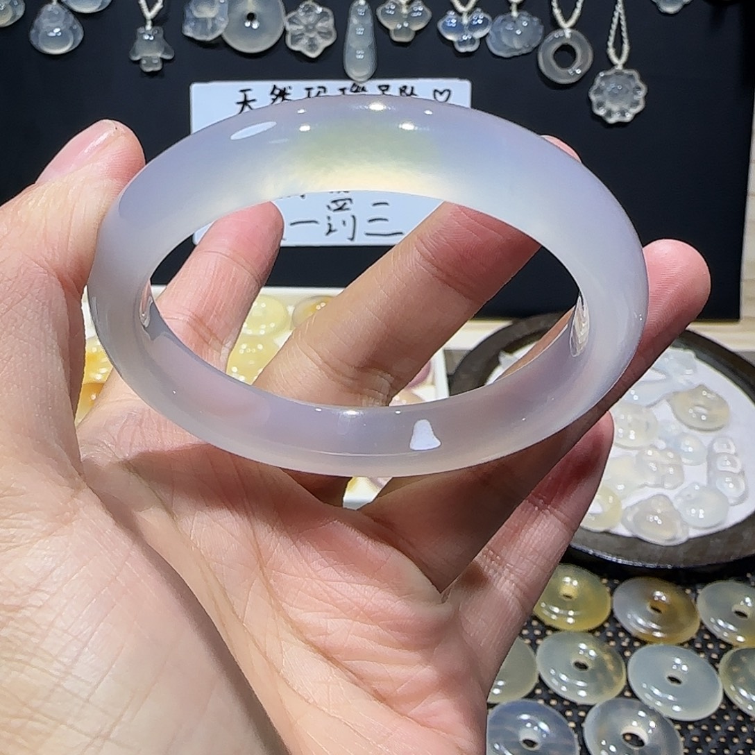 玛瑙/玉髓未镶嵌手镯飘糖