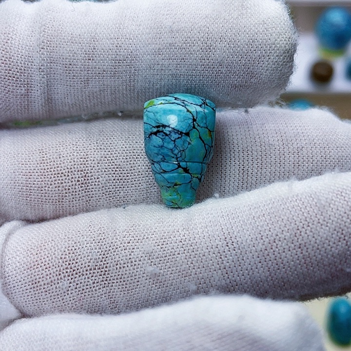 绿松石未镶嵌饰品