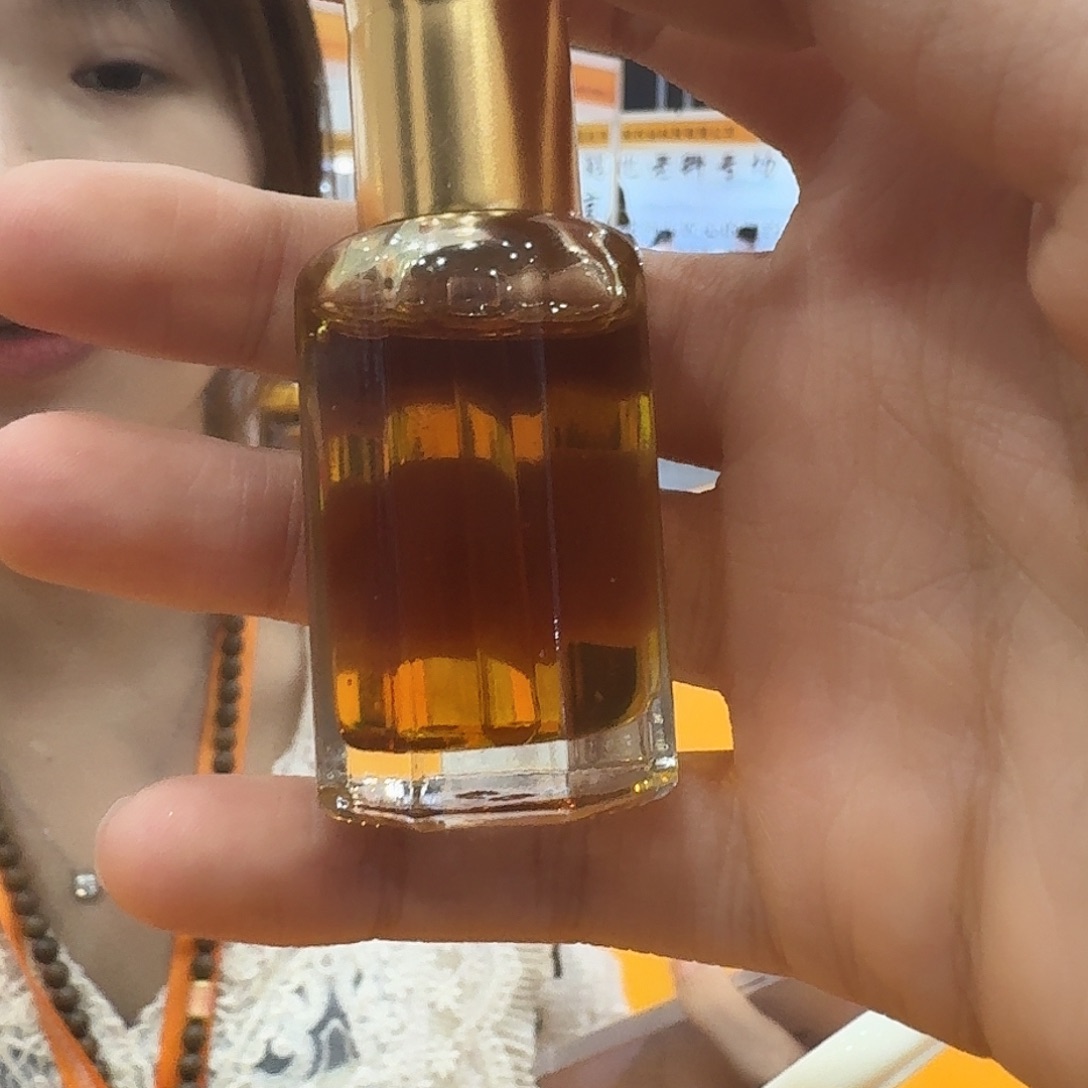 沉香沉香精油都蓬超临界精油1克