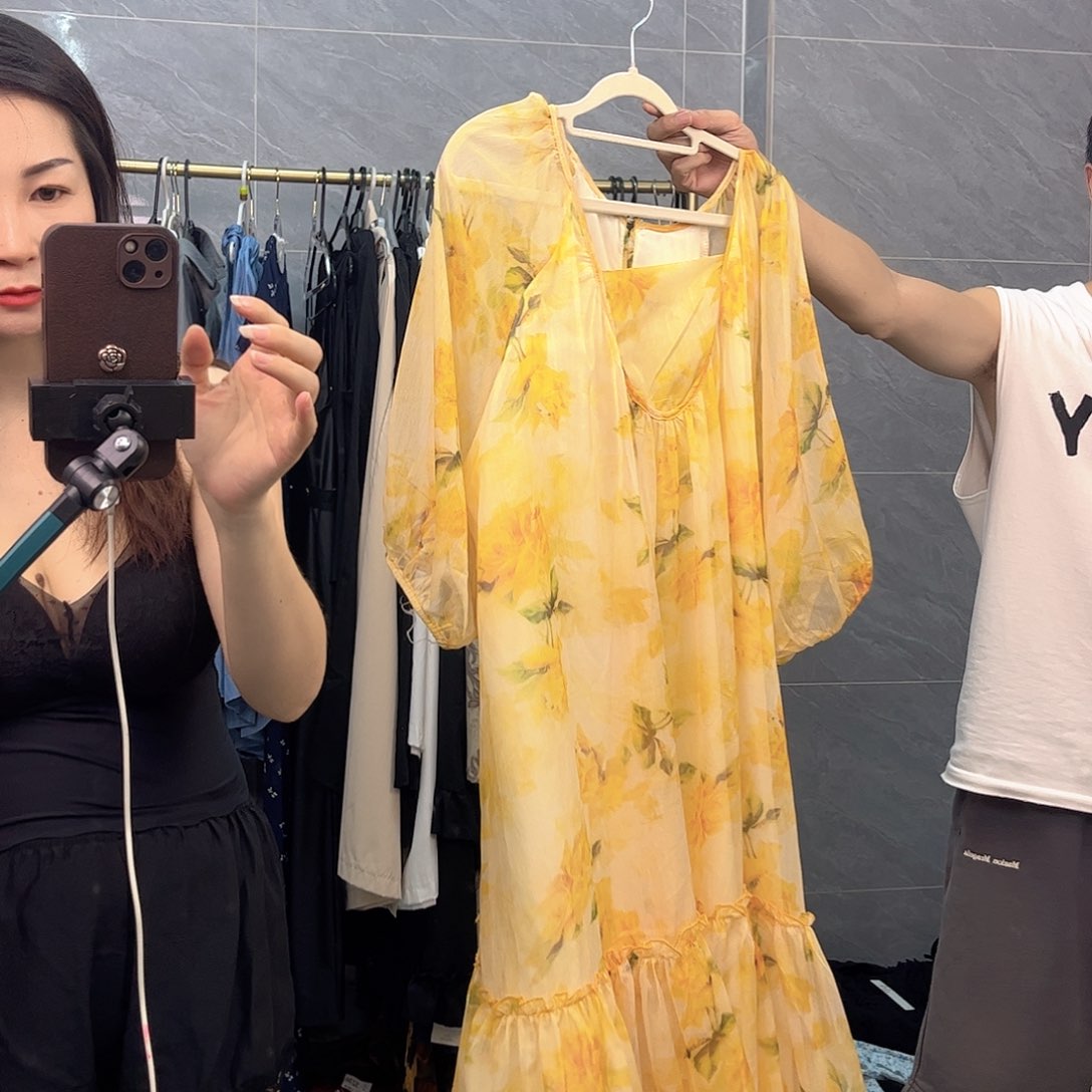 黄色花花连衣裙长