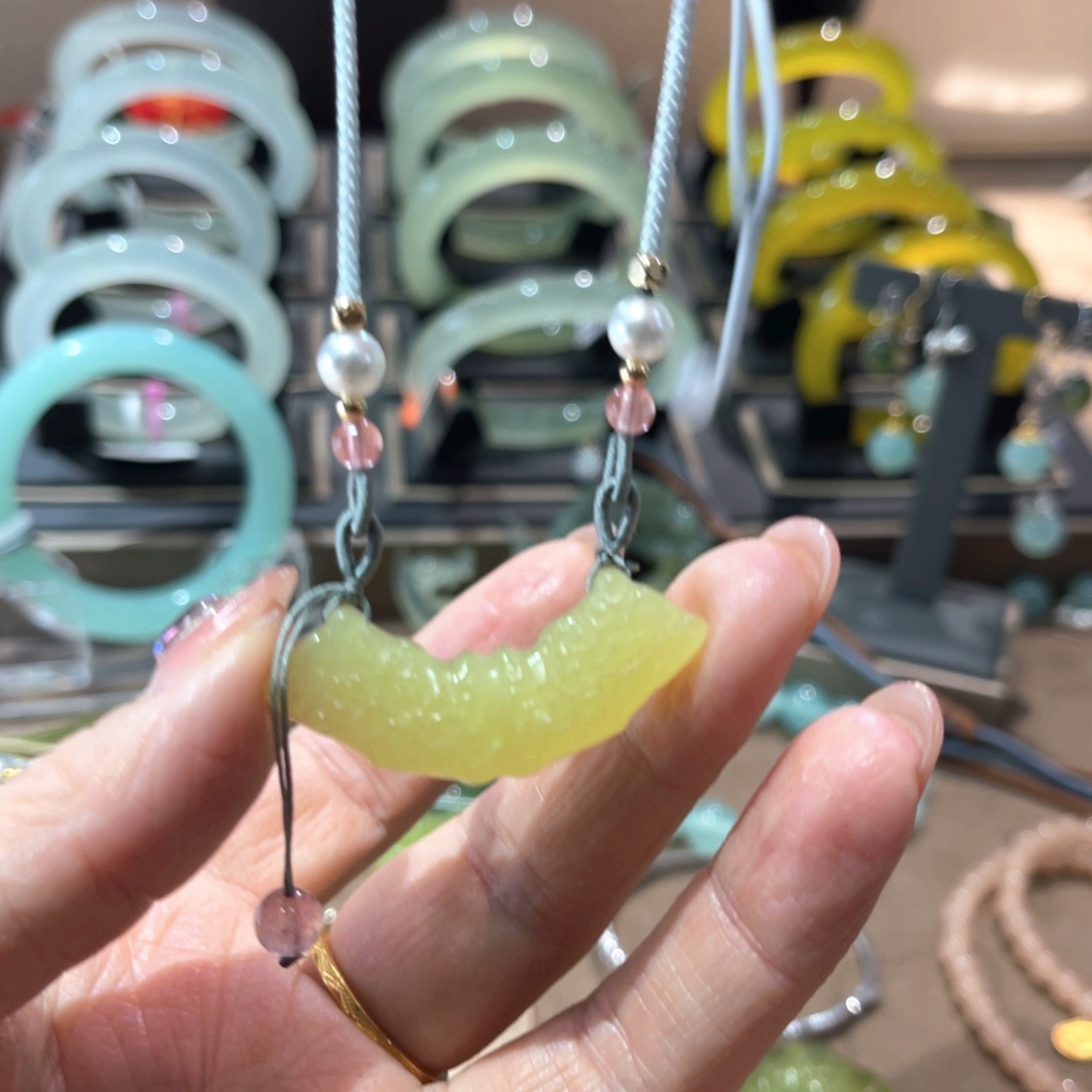 岫玉手镯未镶嵌手镯