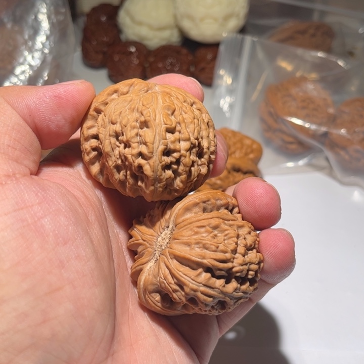 吊坠文玩核桃狮子头核桃