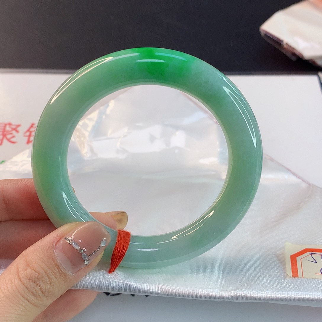 翡翠手镯未镶嵌拾*?天然翡翠A货836