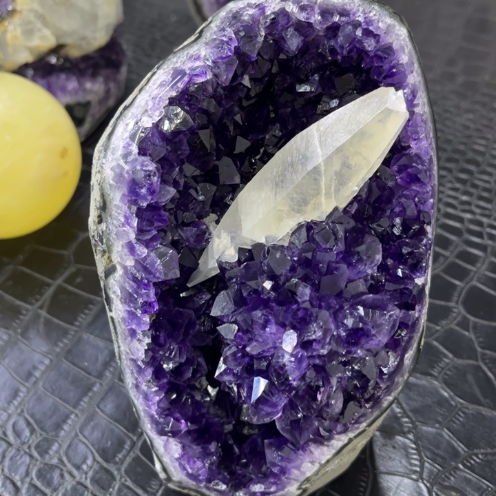 水晶未镶嵌珠宝半成品