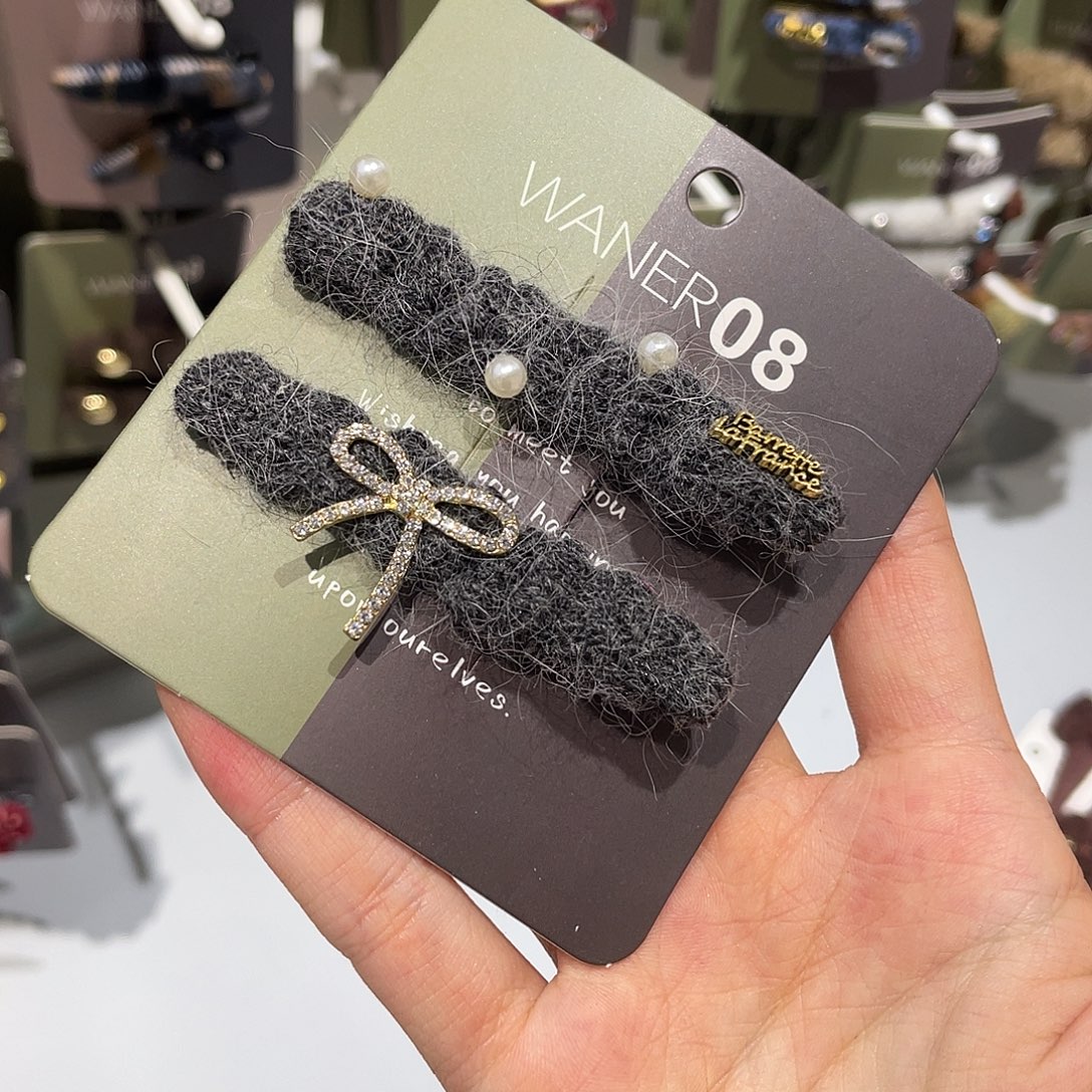 羽毛非金属灰色蝴蝶结鸭架