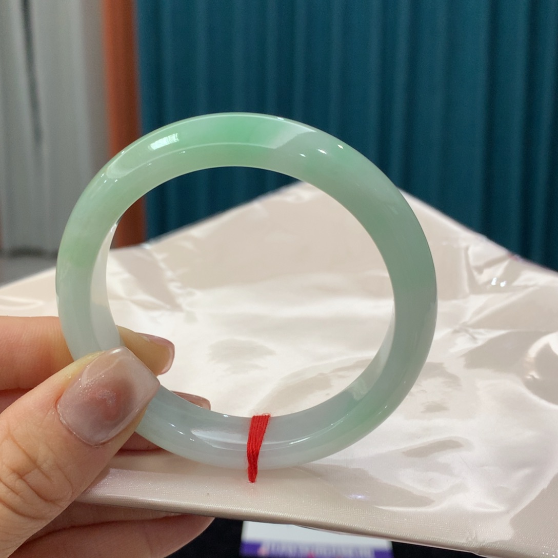 未镶嵌手镯翡翠完美者慎拍 圈口53.8