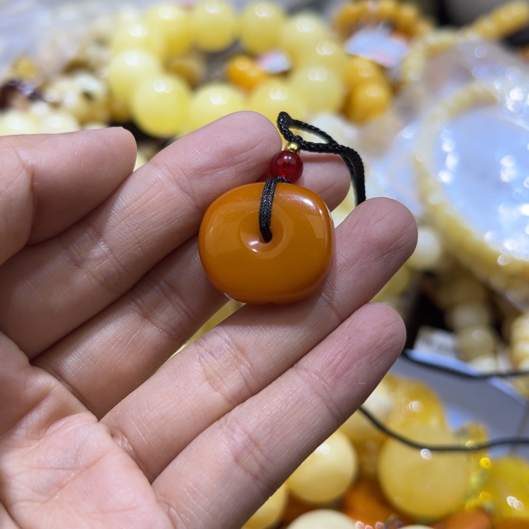 琥珀珠宝奇石未镶嵌