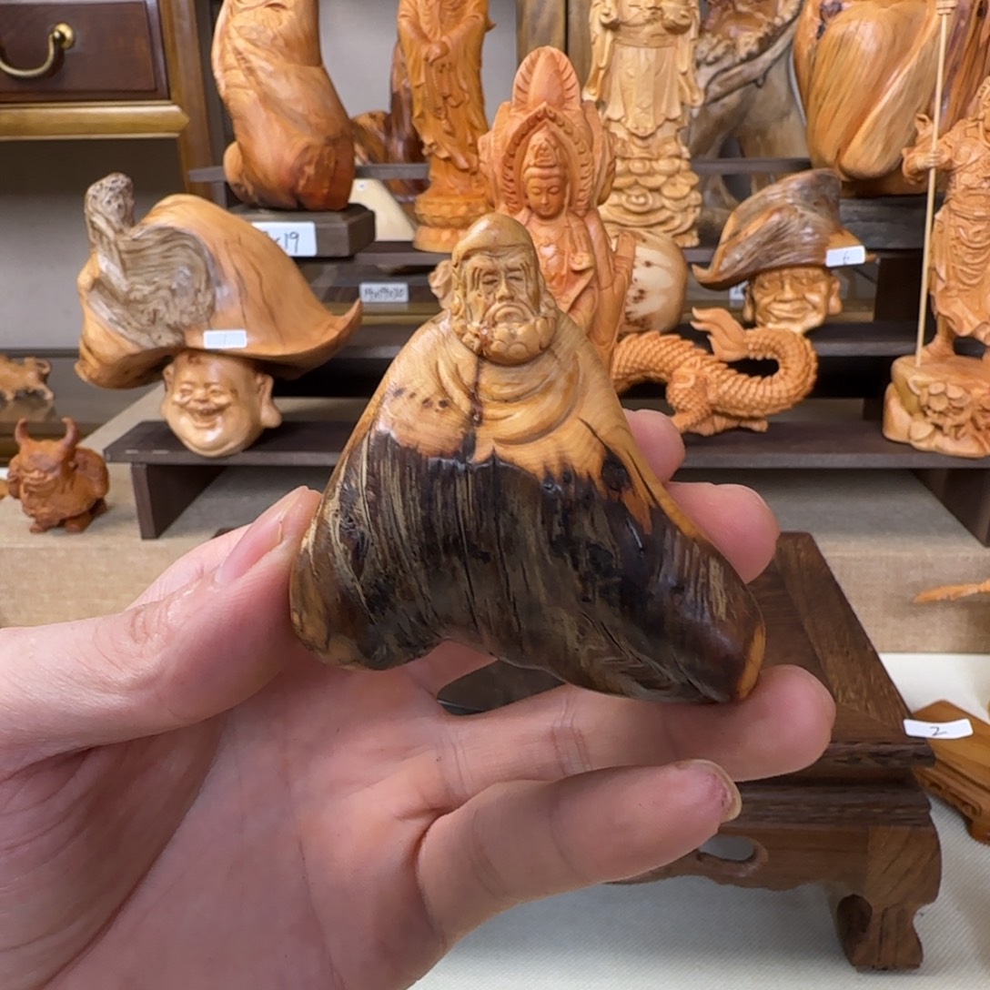 崖柏小木匠艺雕一物一拍