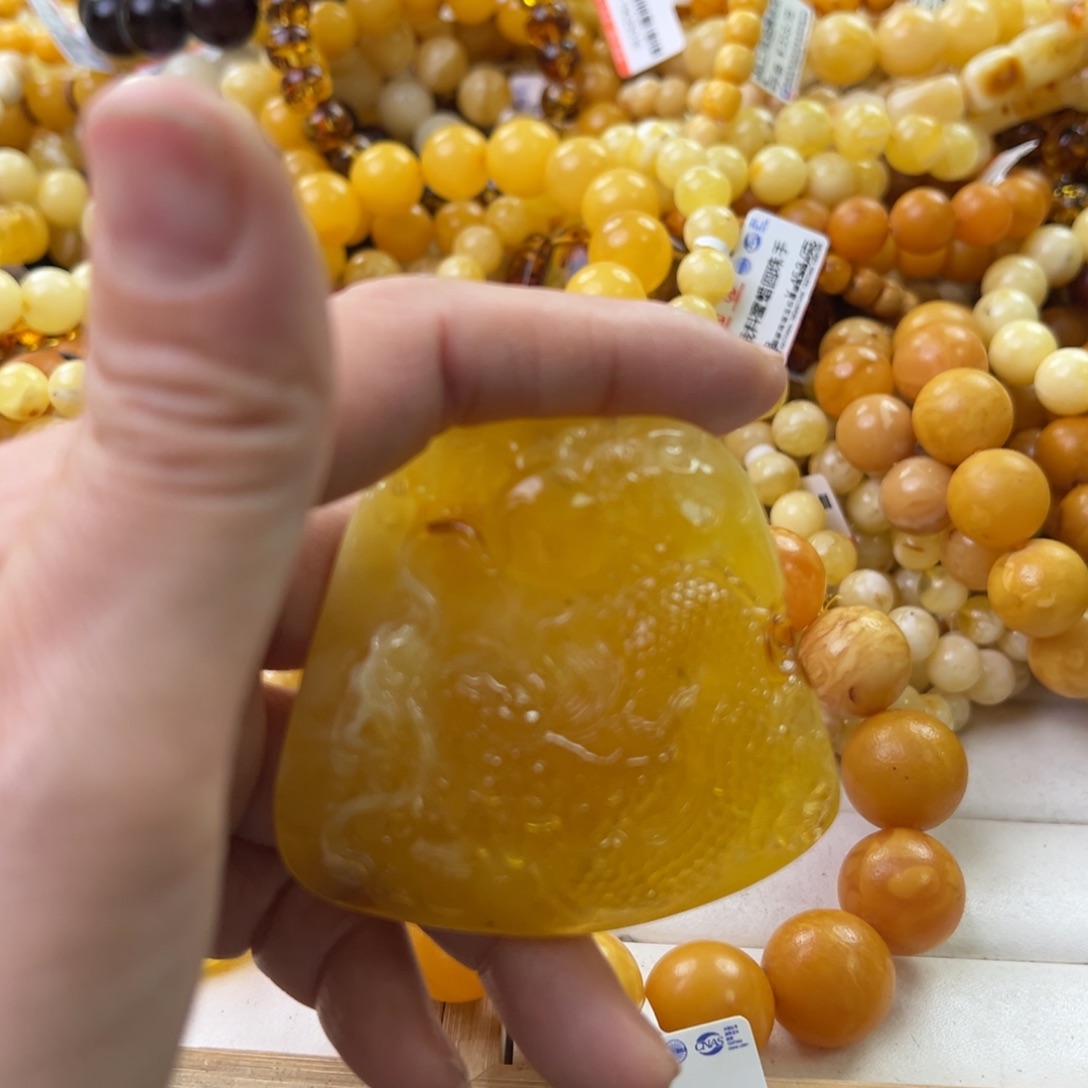 琥珀珠宝奇石未镶嵌