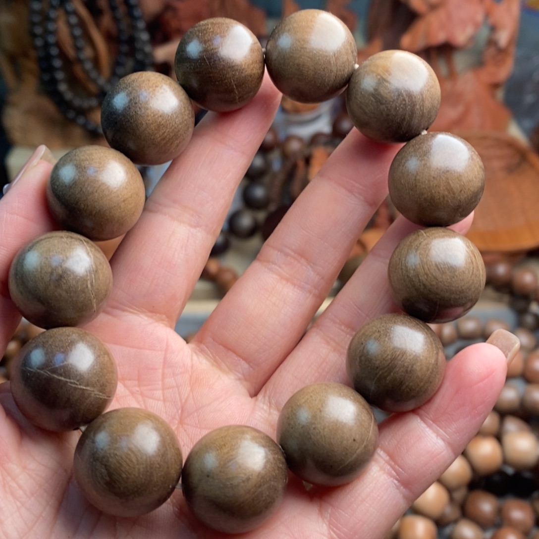 柠***s檀香木手串/手链印度迈索尔老山檀大瑕疵奶香1.8
